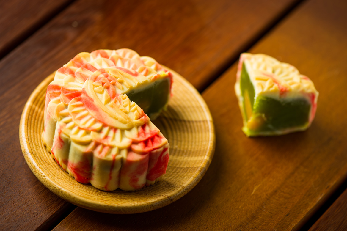 Scarlet Baked Snow Skin with Pandan, Salted Egg Bean Paste & Beet Root Powder, InterContinental Kuala Lumpur.