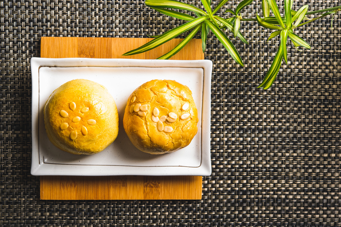 (i) Shanghai Pandan Lotus Seed Paste with Single Yolk, Shangri-La Hotel Kuala Lumpur. (ii) Shanghai Mooncake Single Yolk, Grand Harbor.
