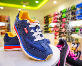 crocs wangsa walk